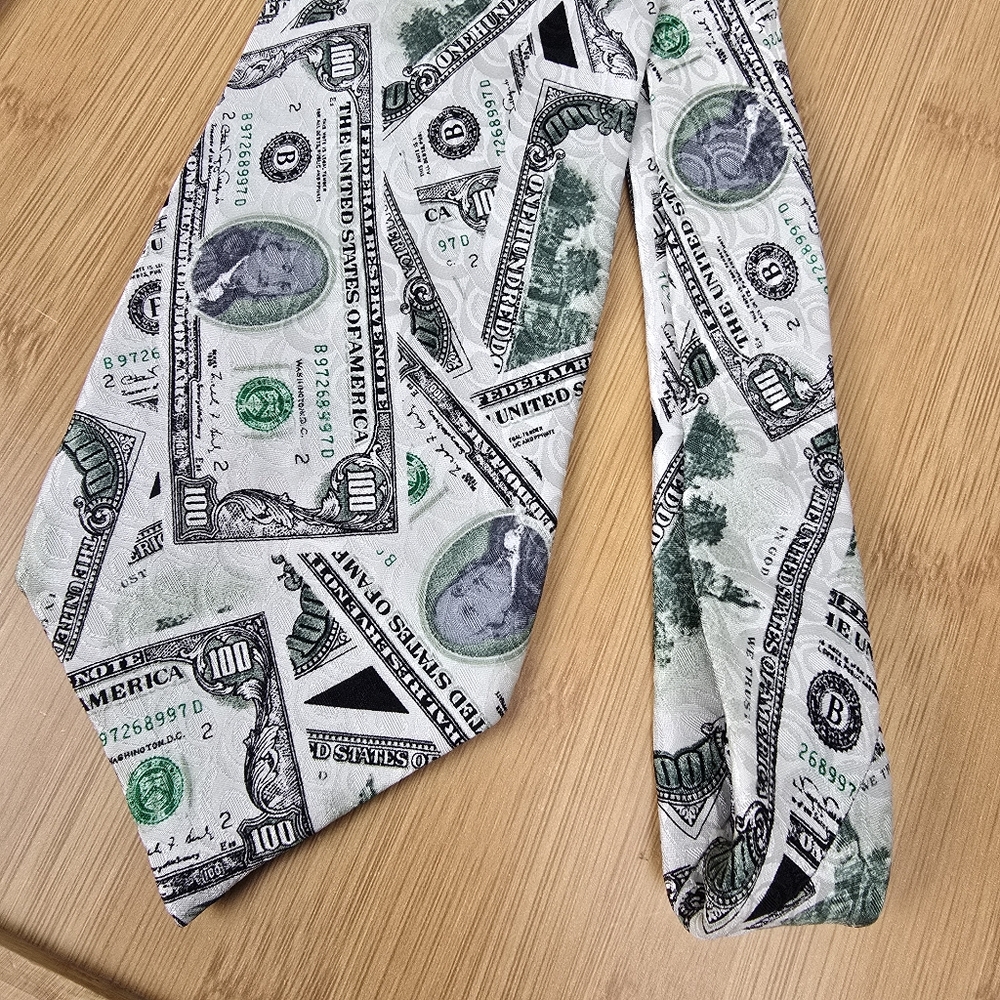 Addiction Money Tie